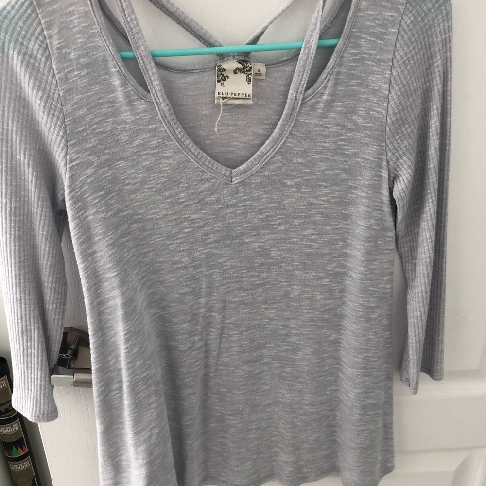 grey tee